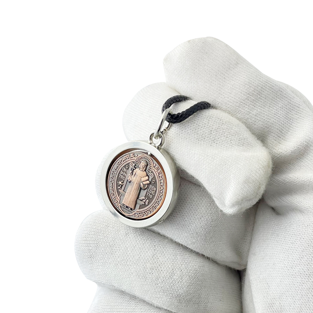 New St Benedict Medal Necklace - Jewelry & Watches Store 评论和价格