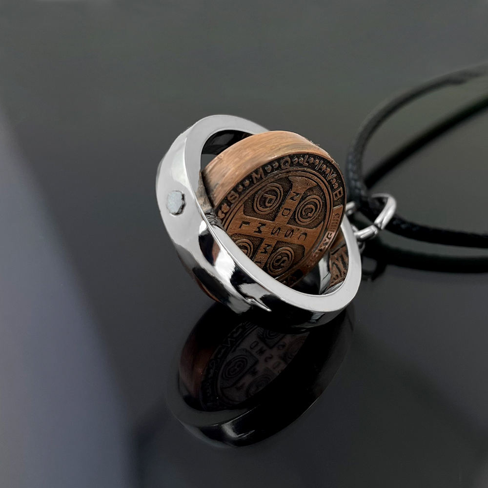 New St Benedict Medal Necklace - Jewelry & Watches Store 评论和价格